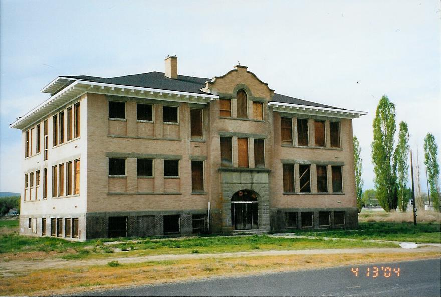 Mabton, WA: old school building