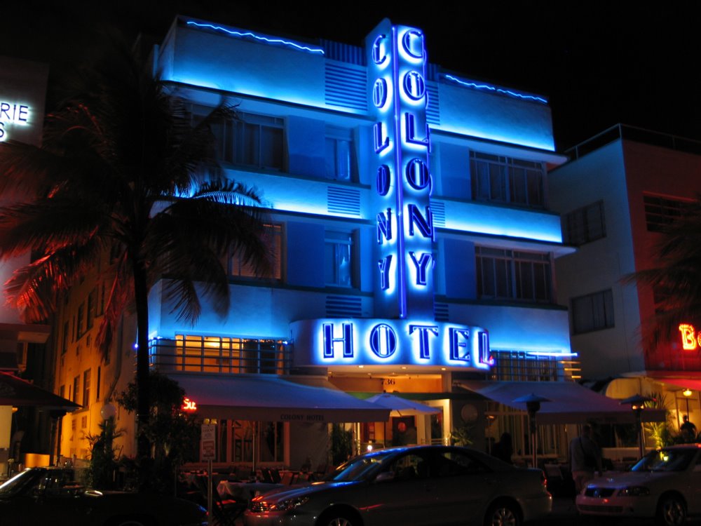 Miami Beach, FL: Colony Hotel