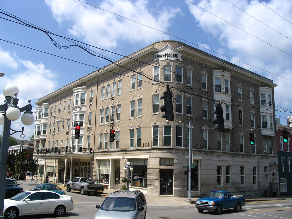 Winchester, KY: old brown-proctoria hotel in winchester