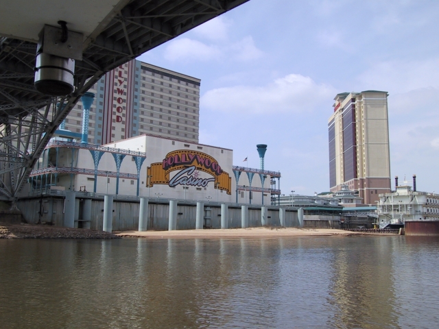 Shreveport, LA: Hollywood Casino from River