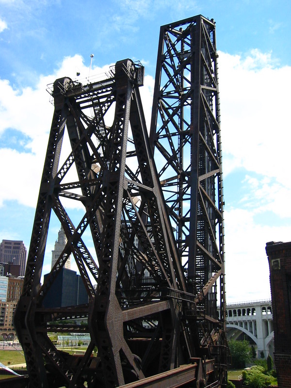 Cleveland, OH: old railroad bridge