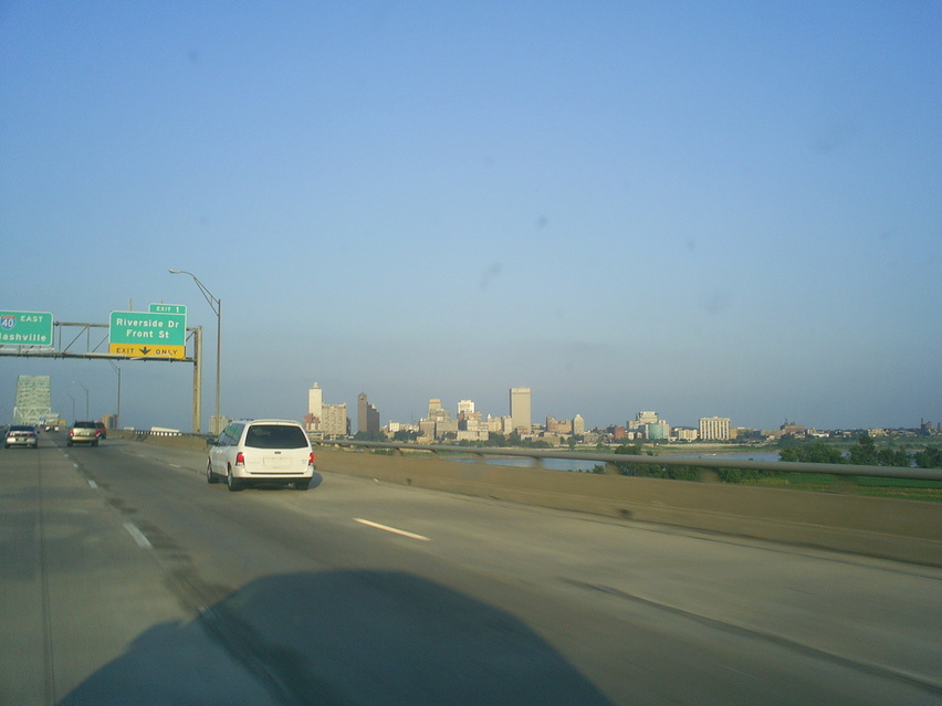 Memphis, TN: Picture of Memphis Skyline From Bridge