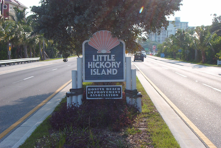 Bonita Springs, FL: Little Hickory Island Entrance Sign.....
