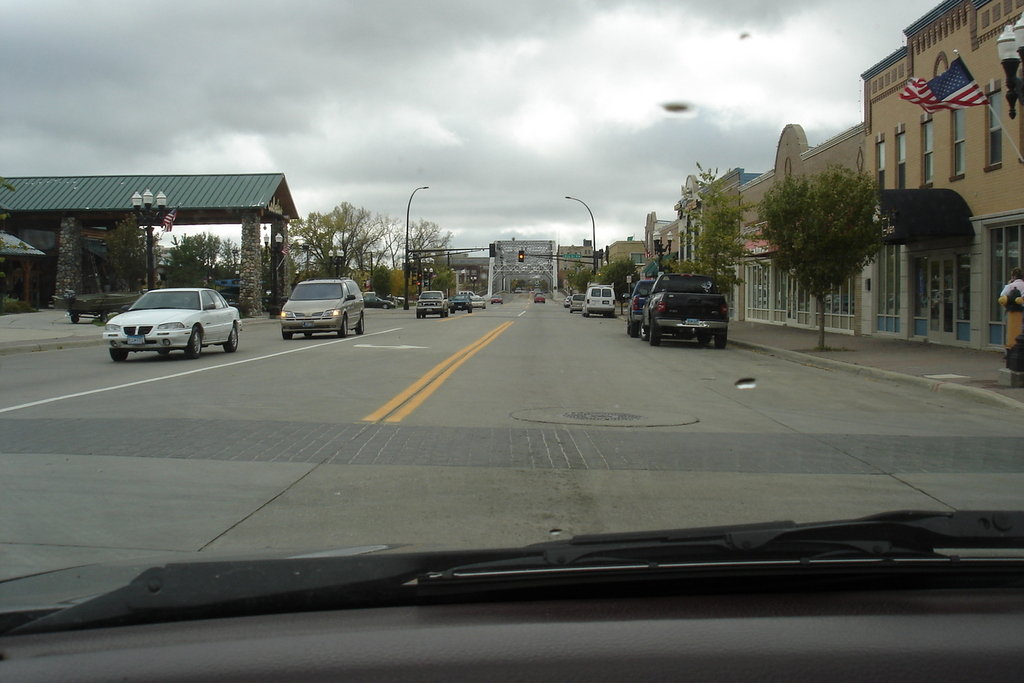 East Grand Forks, MN: Downtown East Grand Forks Demers Ave