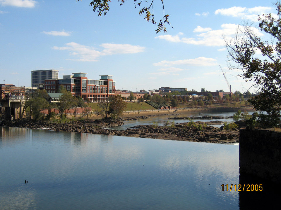 Columbus, GA: View of Synovus with Government Center Behind