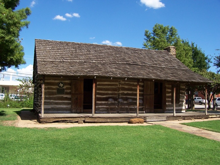 Grapevine, TX: Historic Log Cabin