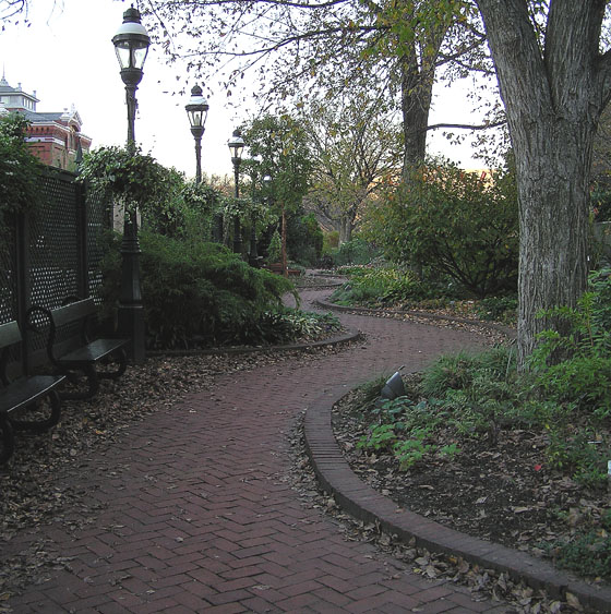 Washington, DC: Ripley Gardens in Washington DC (Smithsonian area)
