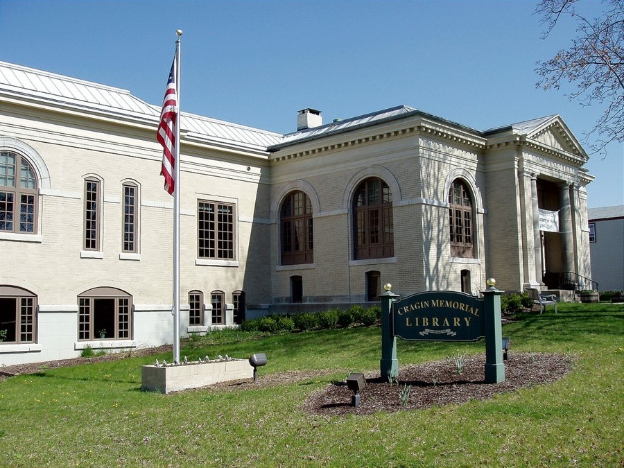 Colchester, CT: COLCHESTER, CT - CRAGIN MEMORIAL LIBRARY