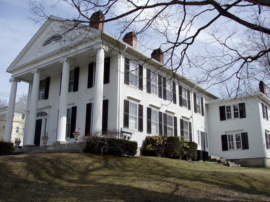 New Milford, CT: NEW MILFORD, CT - DR. GEORGE TAYLOR HOUSE 1827