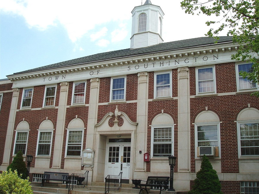 Southington, CT: SOUTHINGTON, CT - TOWN HALL