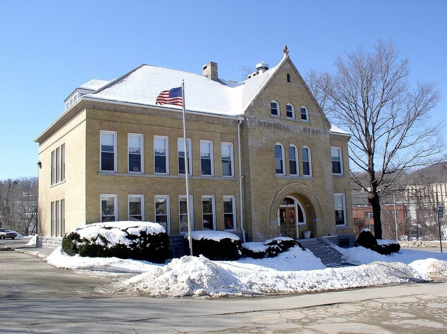 Winsted, CT: WINSTED, CT - BEARDSLEY AND MEMORIAL LIBRARY
