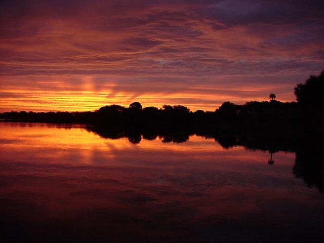 Winter Haven, FL: Sunrise overlooking lake Hartridge Winter Haven, Florida