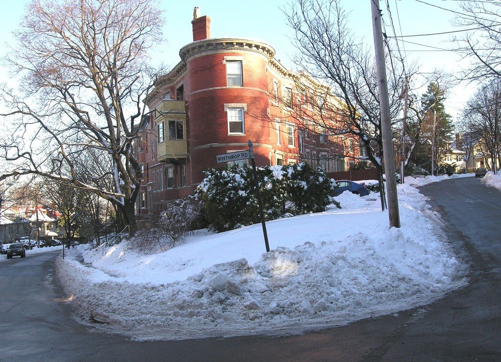 Brookline, MA: Winthrop Rd at Colbourne Crescent