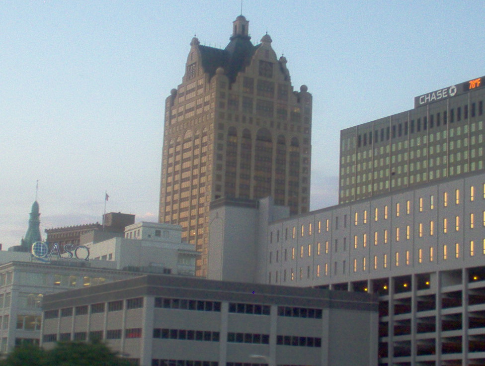 Milwaukee, WI: Milwaukee Building
