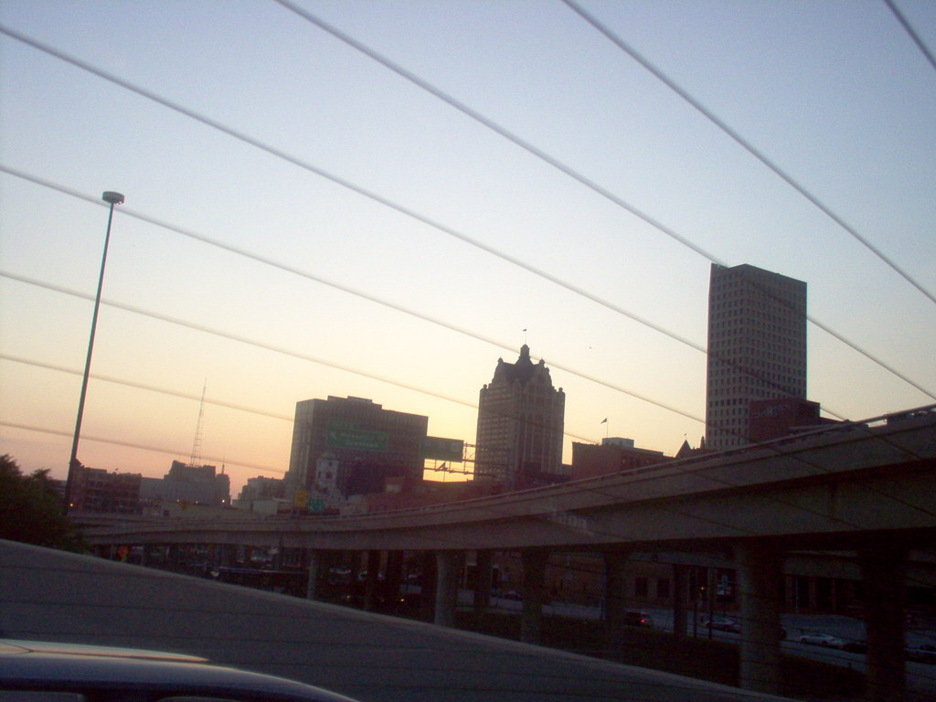 Milwaukee, WI: Skyline with early sunset