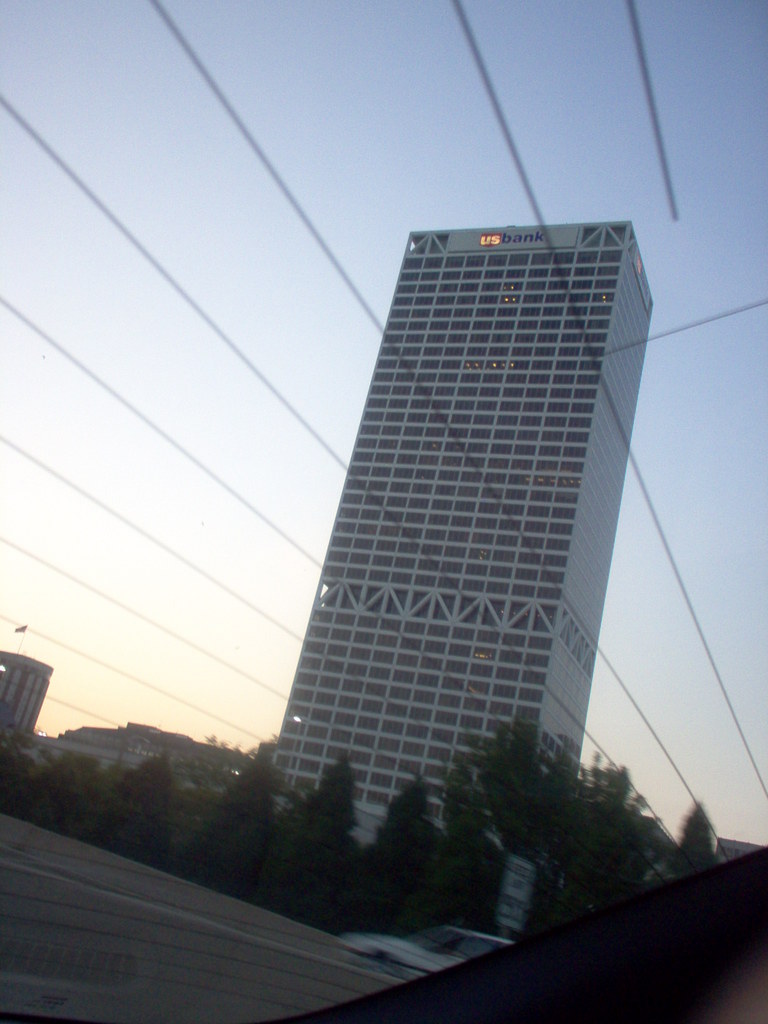 Milwaukee, WI: US Bank Building, the tallest in Milwauke and Wisconsin... 602 ft tall