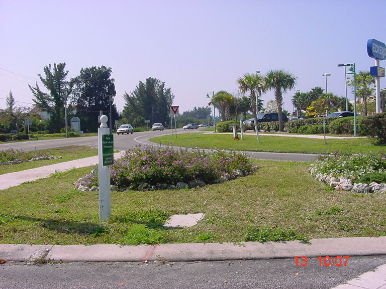 Palmetto, FL: Palmetto city limits - downtown boulevard
