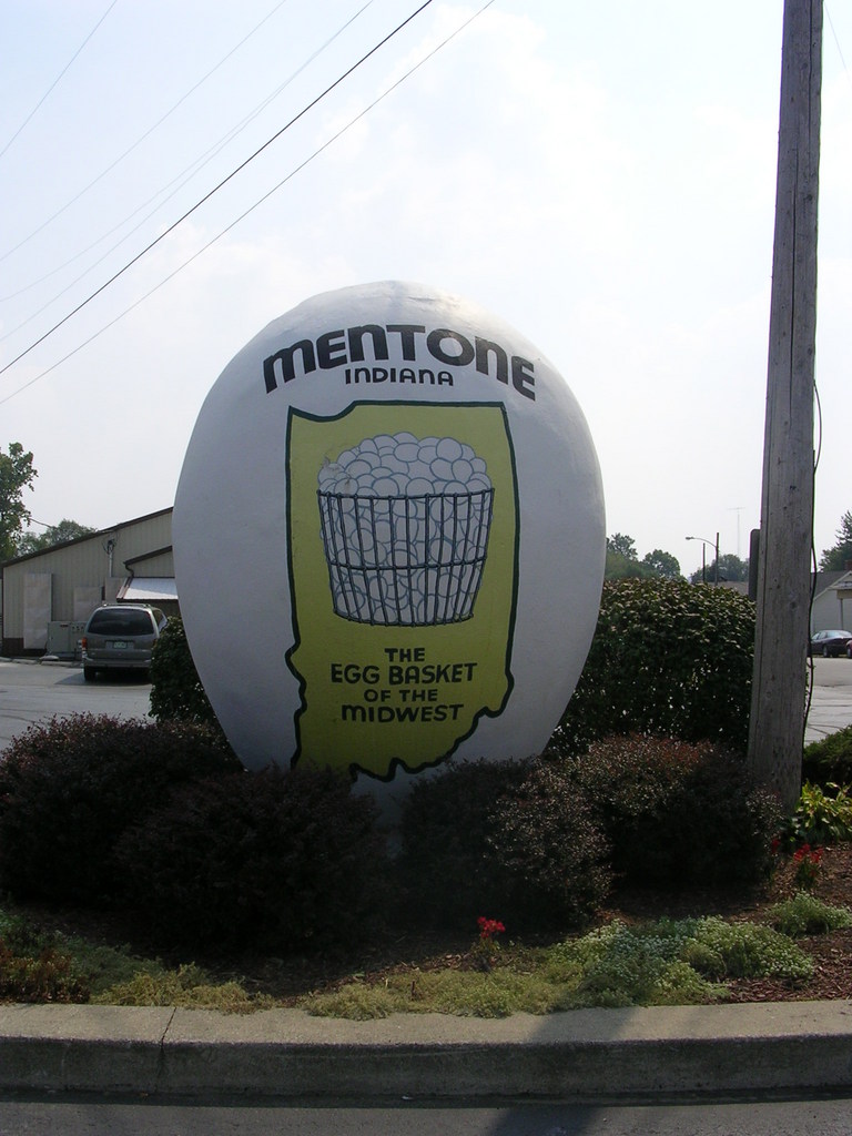 Mentone, IN: The Big Egg in Downton Mentone
