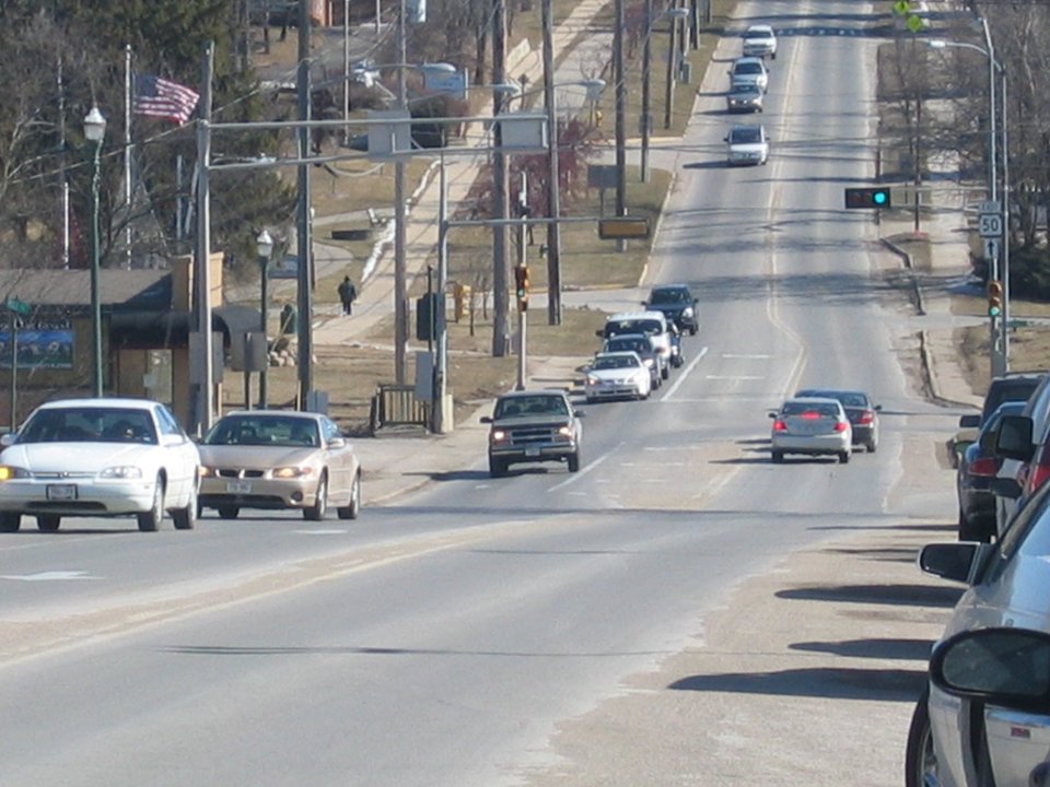 Lake Geneva, WI: Main street heading east, out of the city