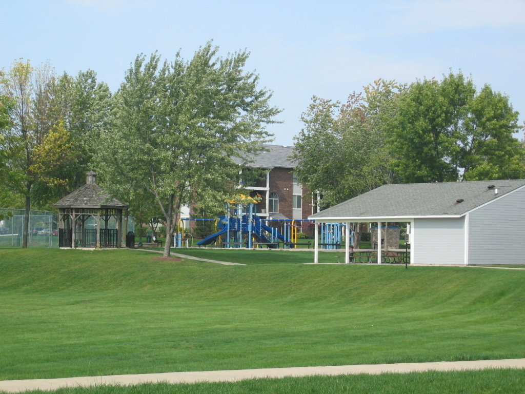 Lindenhurst, IL: Mallard Ridge Park