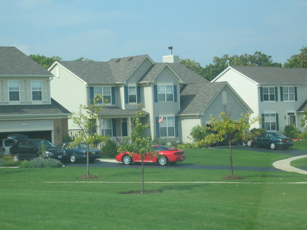 Lindenhurst, IL: Homes on Sand Lake Road