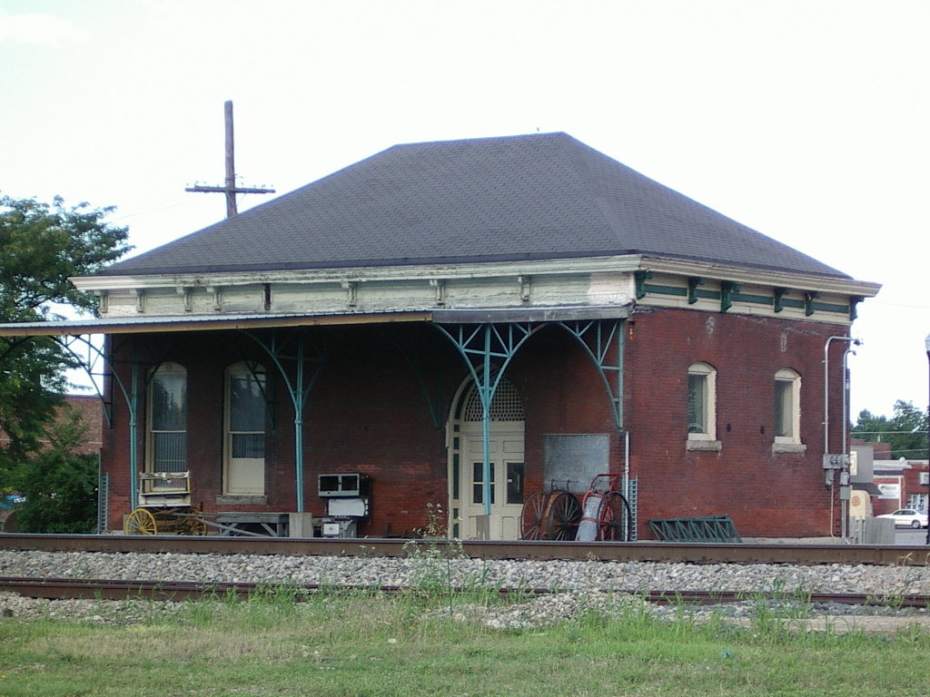 Moberly, MO RR building photo, picture, image (Missouri) at