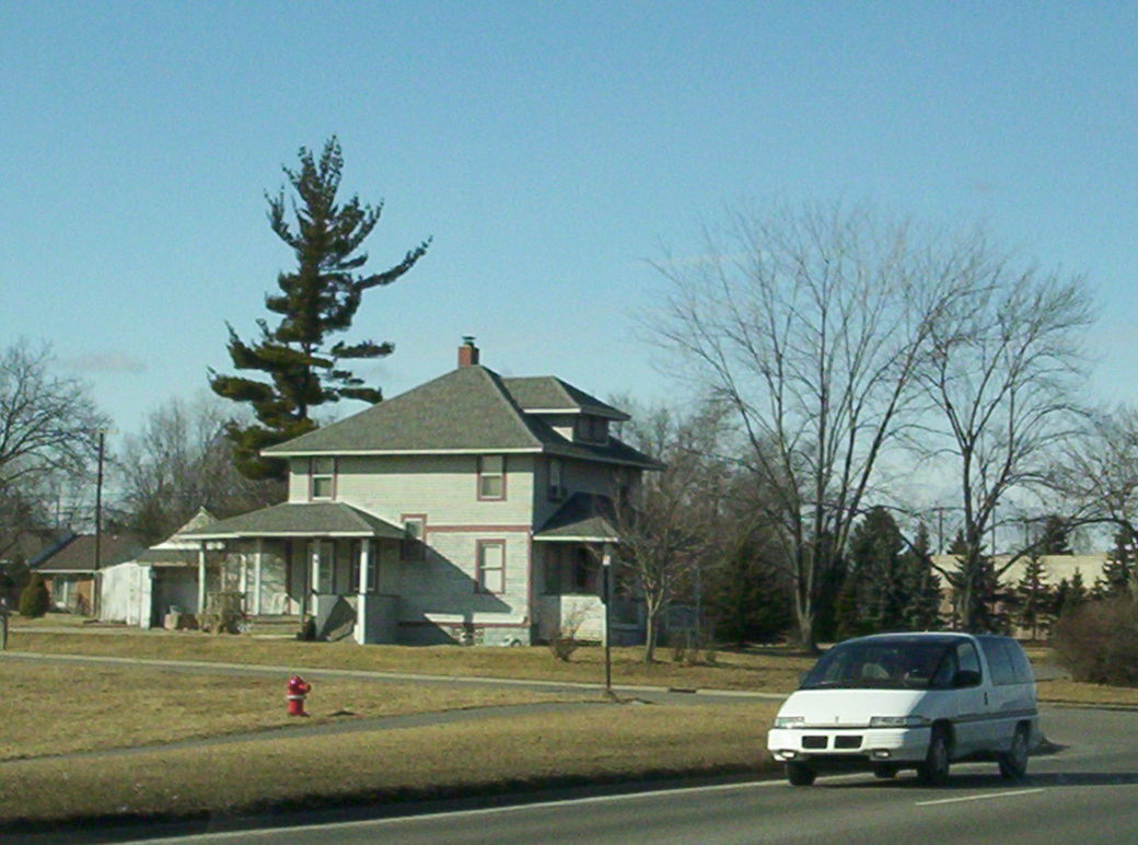Rochester Hills, MI: A bungalow on Rochester Rd.