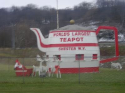 Chester, WV: World's Largest Teapot