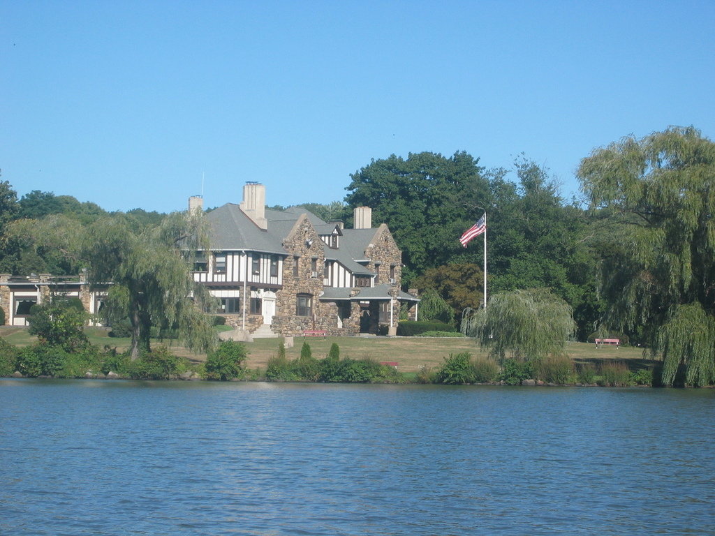 White Meadow Lake, NJ: White Meadow Lake Clubhouse