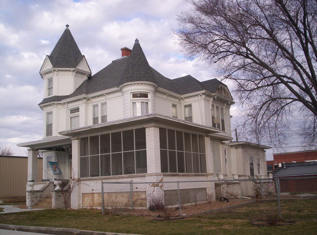 Chillicothe, MO: Victorian House in Downtown