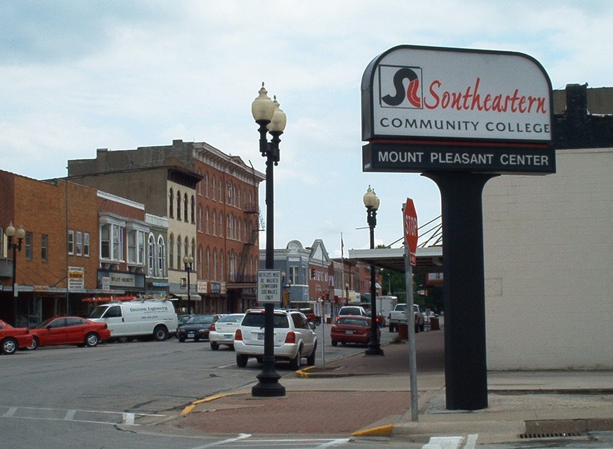 Mount Pleasant, IA: downtown