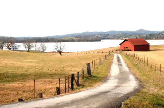 Kingston, TN: Country Farm at Kingston Tennesee Lake Front