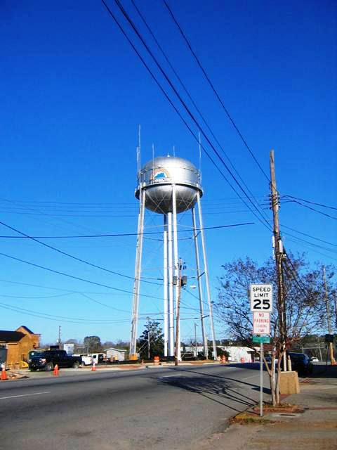 Americus, GA: City water tower - downtown Americus