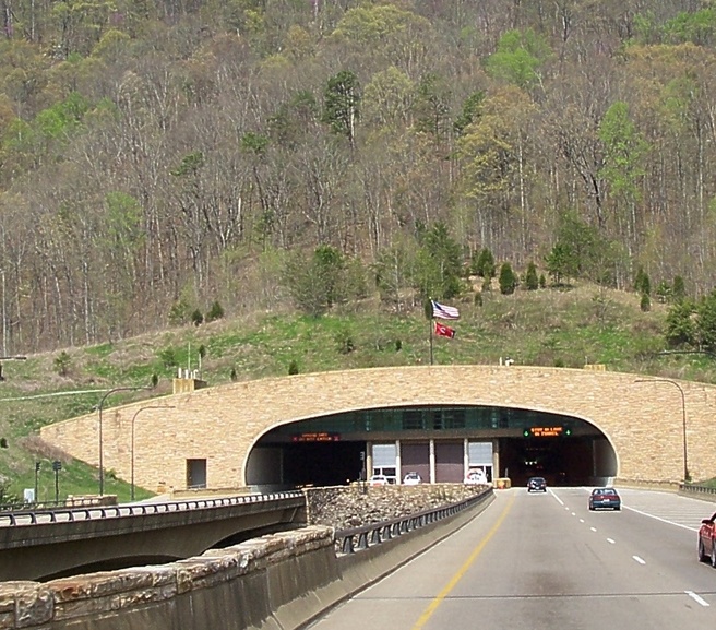 Middlesborough, KY: Leaving Middlesboro entering tunnel