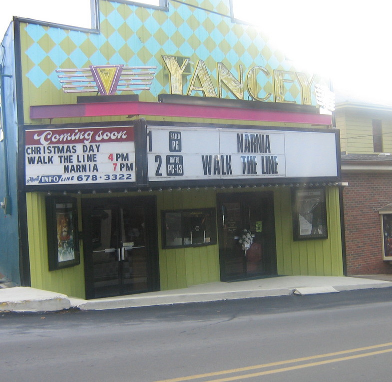 Burnsville, NC: yancey theatre