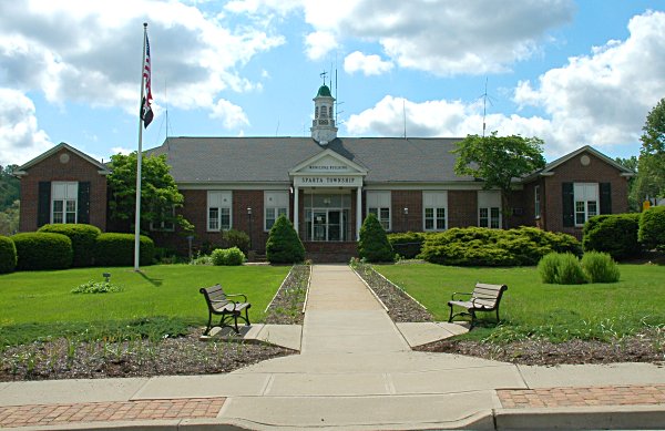 Lake Mohawk, NJ: Town Hall - Main Street, Sparta