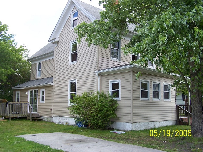 Pocomoke City, MD: Walnut Street Home