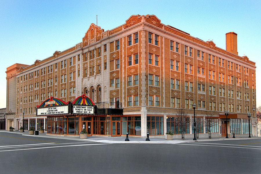 Waukegan, IL: Genesee Theatre in Downtown Waukegan