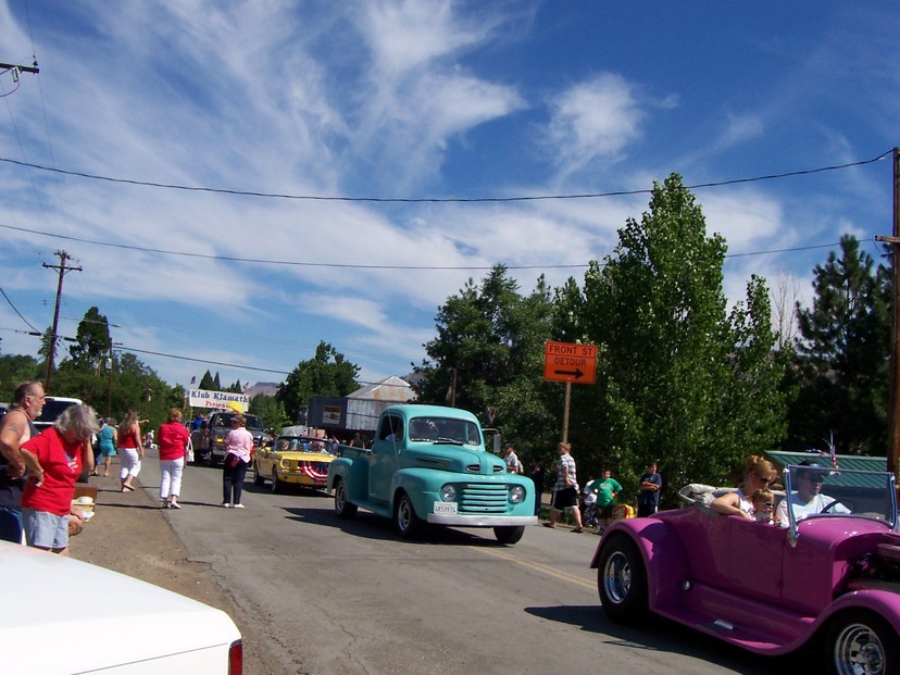 Hornbrook, CA : Cars in the Hornbrook Fourth of July Parade photo ...