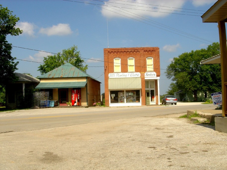 Prairie Home, MO: Downtown Prairie Home. The old hardware store still in business and the little grocery building that is now vacant. Located off of 87 Hwy.