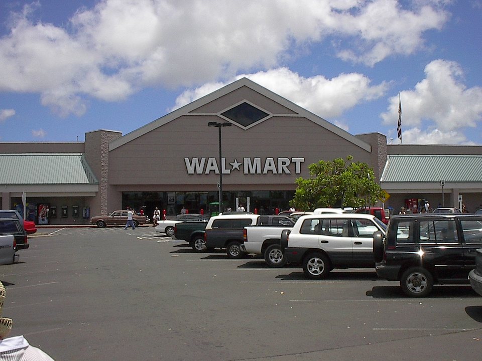 Mililani Town, HI: Yes, We even have Wal*Mart in Mililani.
