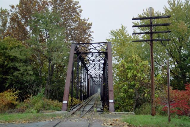 West Pittston, PA: train bridge on Susquehanna Avenue