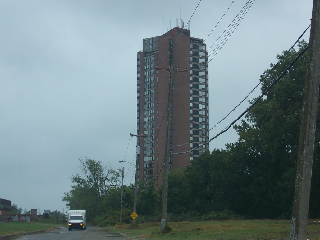 St. Clair Shores, MI: Shore Club Apartments, the city's tallest