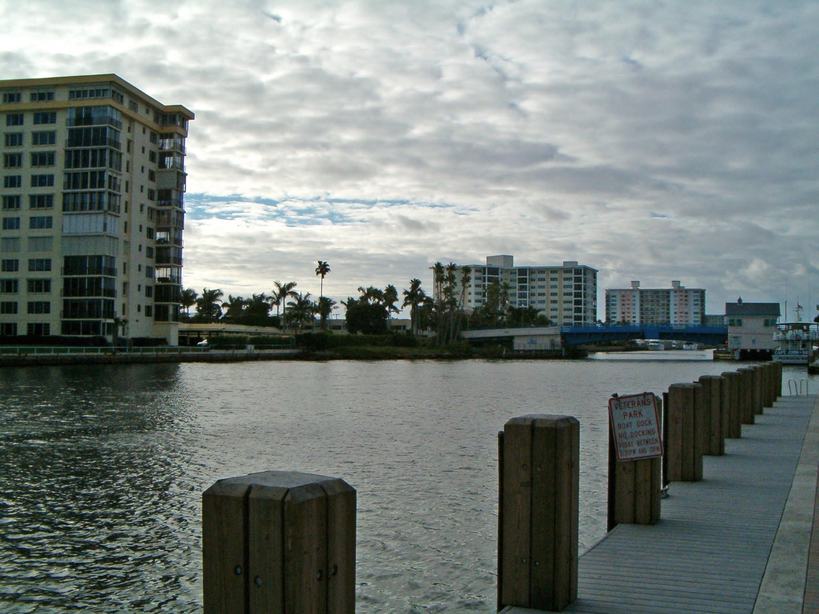Delray Beach, FL: early morning at veterans park dock