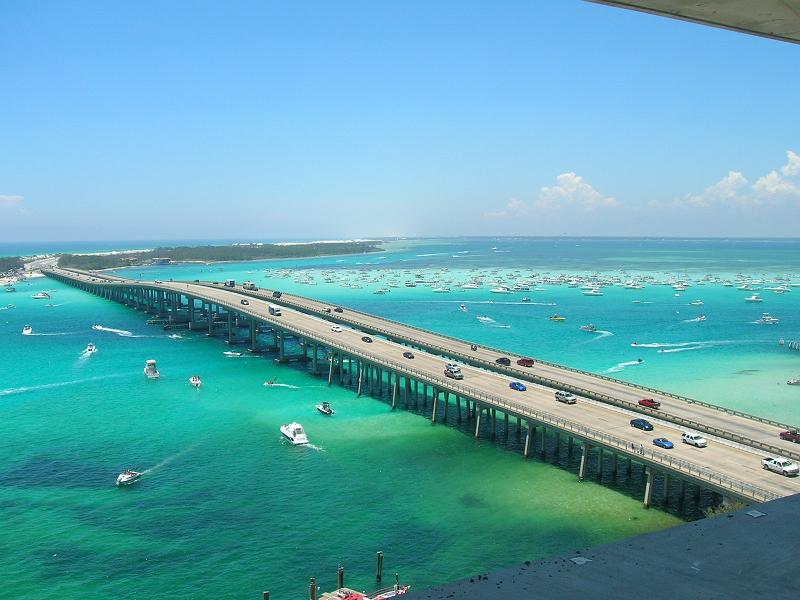 Destin, FL: The view from Emerald Grande looking onto Crab Island.