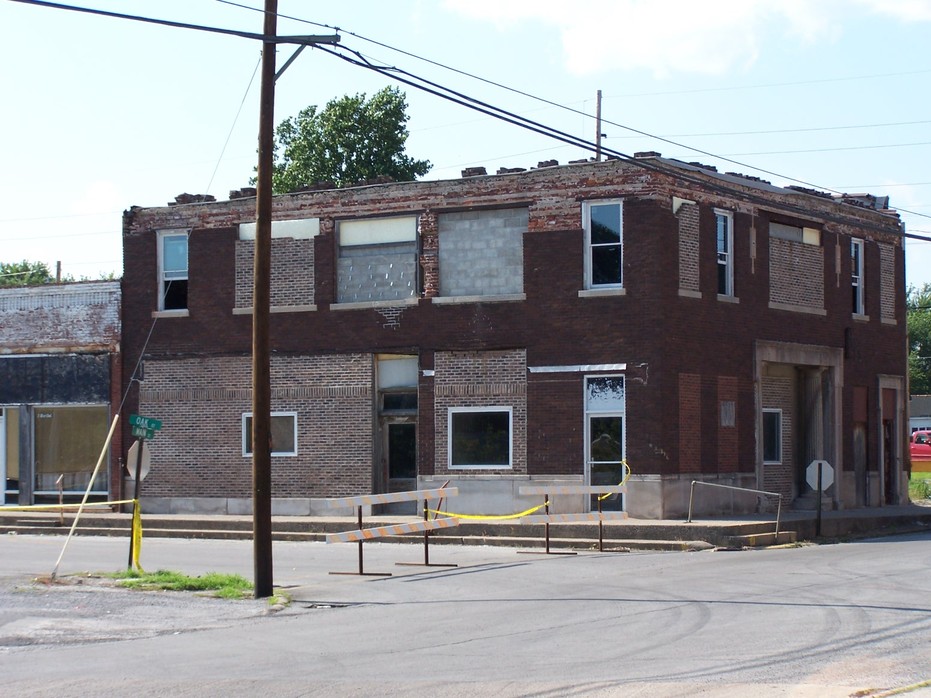 Carrier Mills, IL: Old BanK