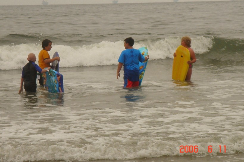 Carpinteria, CA: kids in the surf