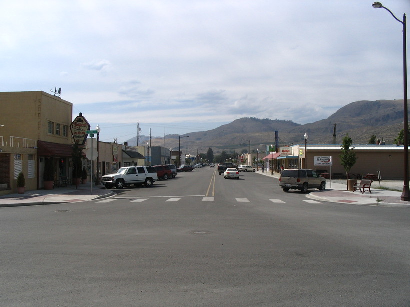 Brewster, WA: Main Avenue