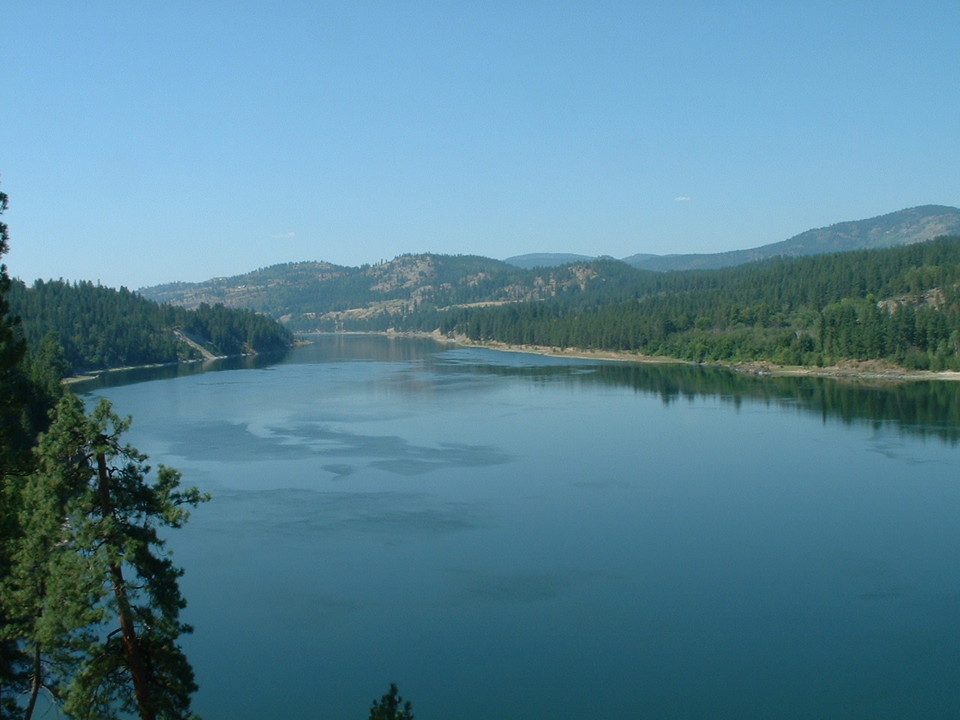 Northport, WA: Lake Roosevelt south of town