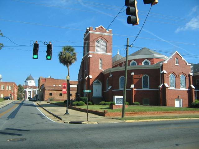 Blakely, GA: First Baptist Church and Early County Courthouse from River Road